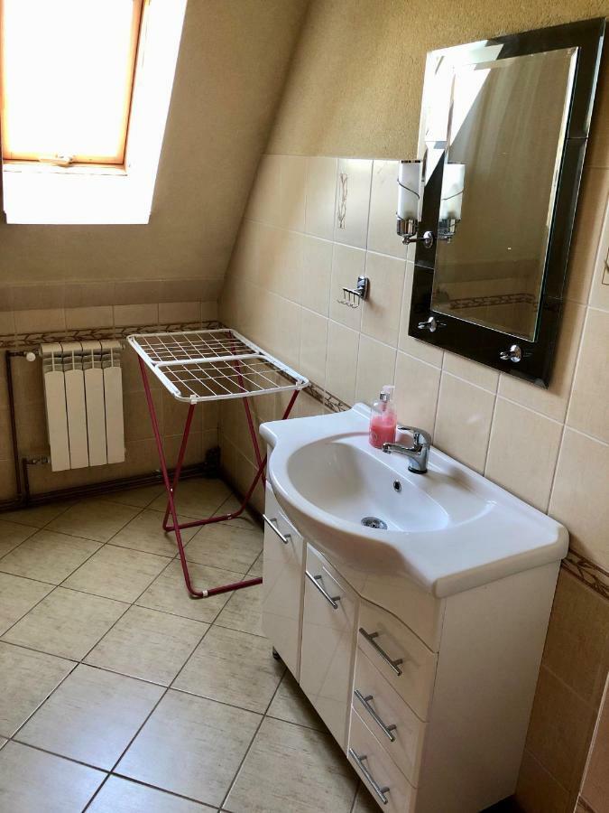 Apartamenty U Krysi Witow  Luaran gambar