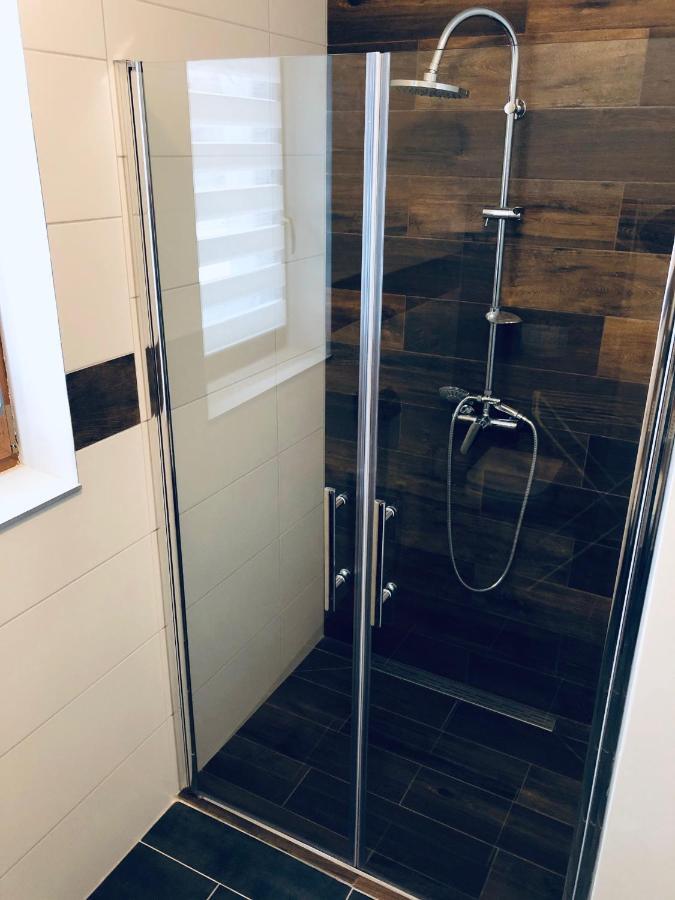 Apartamenty U Krysi Witow  Luaran gambar